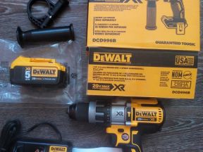 Шуруповерт Dewalt DCD 996