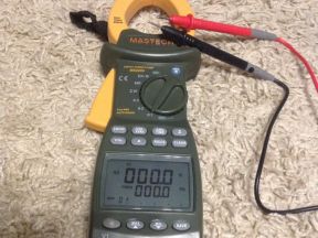 Токоизмерительные клещи-ваттметр Mastech MS2203