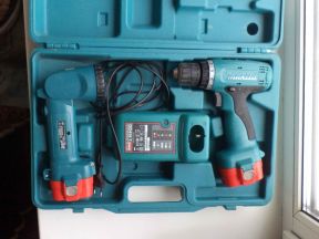 Шуруповёрт Makita 6260D