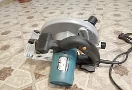 Циркулярная пила (ручная) Makita 5705R (б/у)