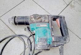 Перфоратор Makita HR3000C