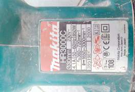 Перфоратор Makita HR3000C