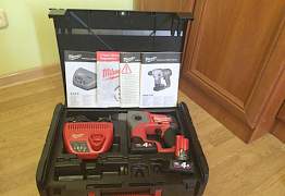 Milwaukee M12 CH-402C