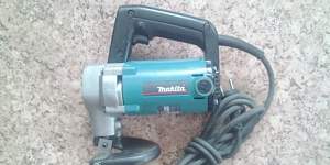 Ножницы по металлу Makita JS3200