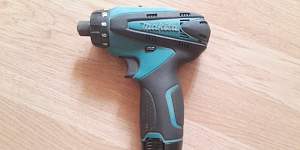 Шуруповёрт makita df030d