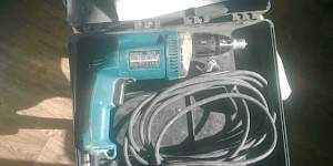 Шуруповерт Makita 6825