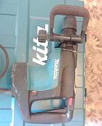 Профессиональный перфоратор "Makita" HR 4001C