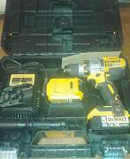 Дрель-шуруповерт dewalt DCD 990 P2