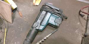 Перфоратор Makita HR 5001 C