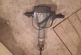 Продам Отбойный молоток Makita 1801