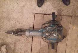 Продам Отбойный молоток Makita 1801