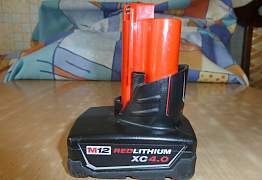 Milwaukee M12 Б4