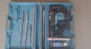 Перфоратор makita HR4010C