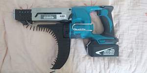 Ленточный шуруповерт Makita DFR550