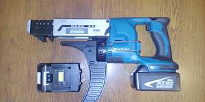 Ленточный шуруповерт Makita DFR550