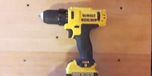 Дрель/шуруповерт Dewalt 10.8V DSD710D2