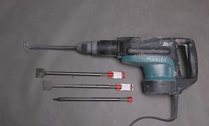 Отбойный молоток Makita AVT