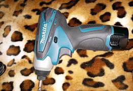 Новый шуруповерт makita td090d