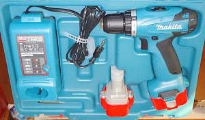 Аккумуляторная дрель-шуруповерт Makita 6261D