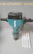 Отбойный молоток Makita HM 1810