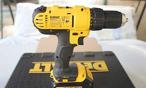 Шуруповерт DeWalt DCD771 Новый