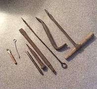 Ножовки, молотки, монтировки и другой инструмент