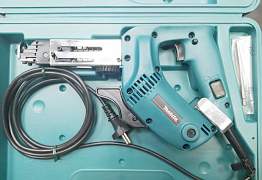 Магазинный шуруповерт Makita 6830 (новый)