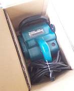 Makita 9741 щеточная шлифмашина