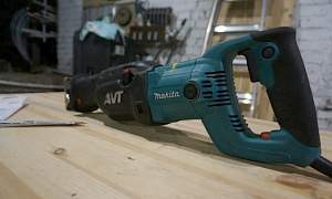 Cабельная пила Makita JR3070CT