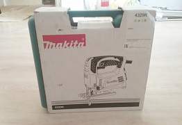 Лобзик Makita 4329K