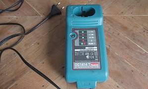 Зарядное Makita DC1414T + 2 аккумулятора + кейс +