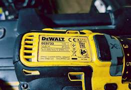 Дрель-шуруповерт DeWalt DCD732D2