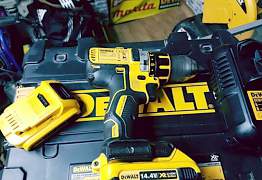 Дрель-шуруповерт DeWalt DCD732D2