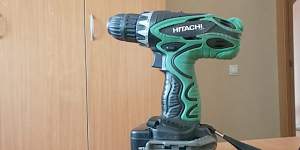 Продам шуруповерт hitachi