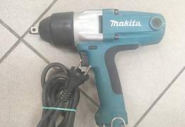 Гайковерт Makita Tw0200