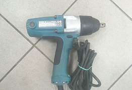 Гайковерт Makita Tw0200