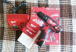 Шуруповерт Milwaukee M12