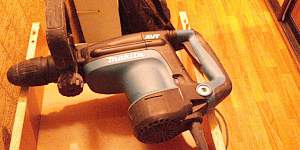 Перфоратор Makita HR4011C