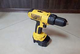 Шуруповерт DeWalt DC733