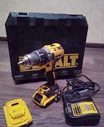 Шуруповерт Dewalt DCD791D2