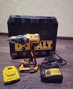 Шуруповерт Dewalt DCD791D2