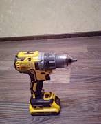 Шуруповерт Dewalt DCD791D2