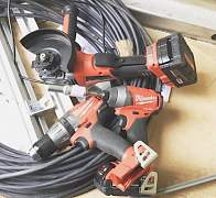 Зарядное устройство Milwaukee (110V) Зарядное устройство Milwaukee (110V)