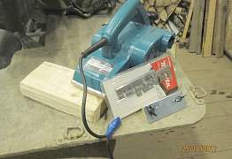Продам электрорубанок makita 1911B