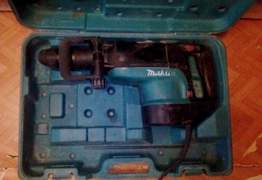 Продам перфоратор makita HR5201C(большой)