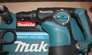 Перфоратор Makita HR2811 FT (+съёмный патрон)