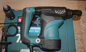 Перфоратор Makita HR2811 FT (+съёмный патрон)