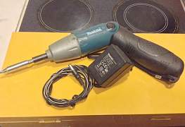 Аккумуляторная отвертка Makita 6722d