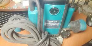 Фрезер makita RP2300FC