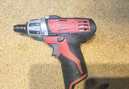 Шуруповет б/у milwaukee 2401-20 screwdriver m12